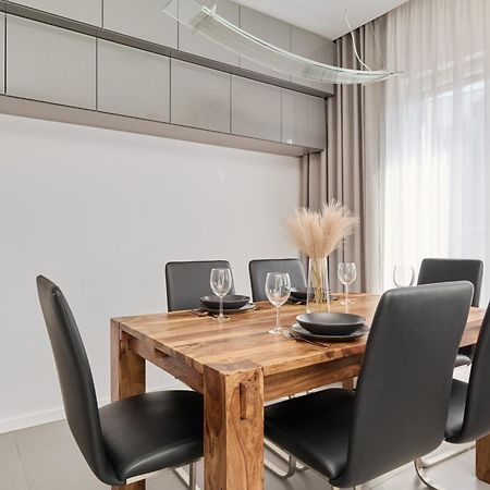 Stylish Kosciuszki Apartaments Near The Market Square With Free Garage Wroclaw By Noclegi Renters Exterior photo