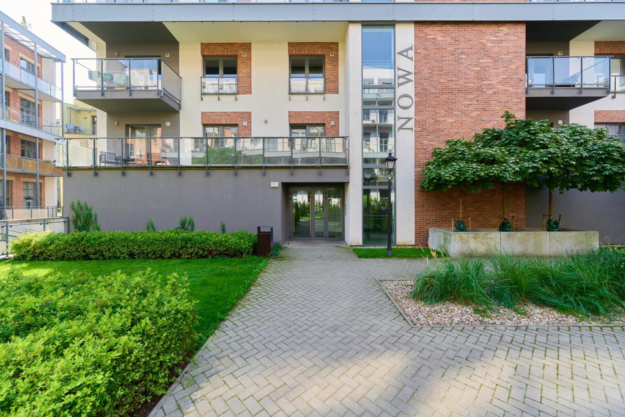 Stylish Kosciuszki Apartaments Near The Market Square With Free Garage Wroclaw By Noclegi Renters Exterior photo